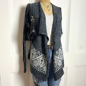 Hollister knitted open grey cardigan with white festive pattern size XS